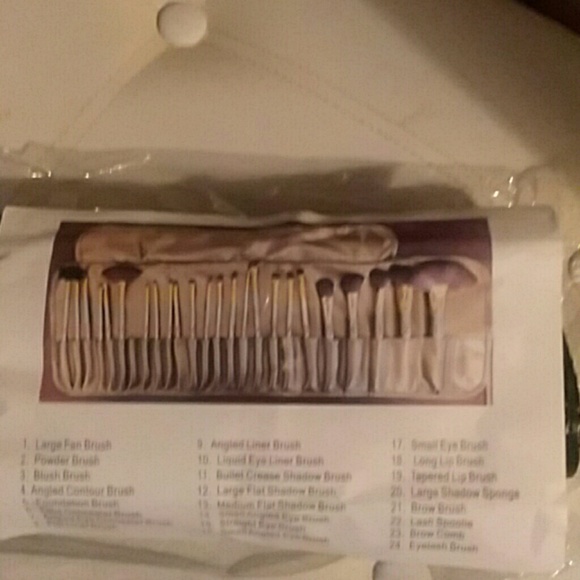 LC Other - MAKEUP BRUSHES, 24 PCS